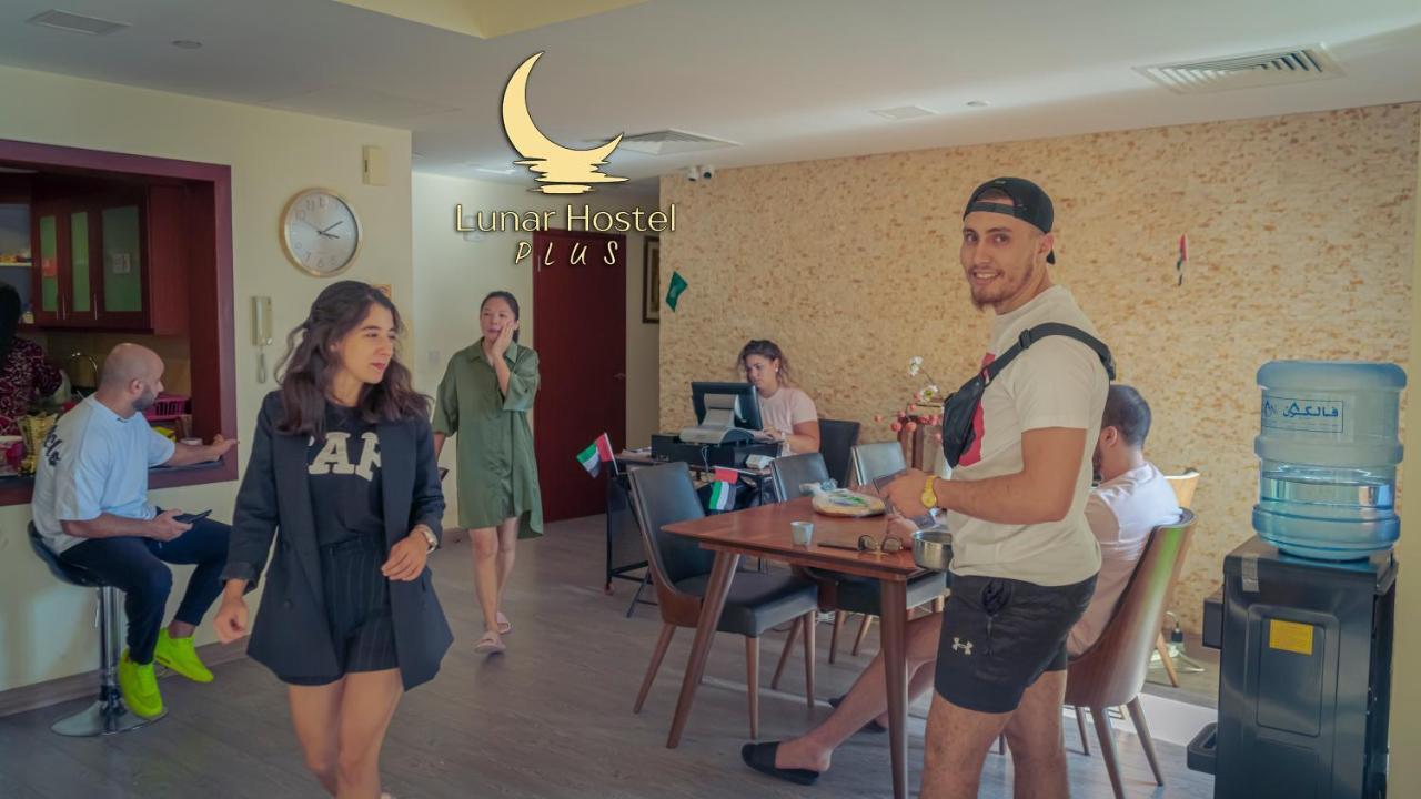 Lunar Hostel Plus ドバイ エクステリア 写真