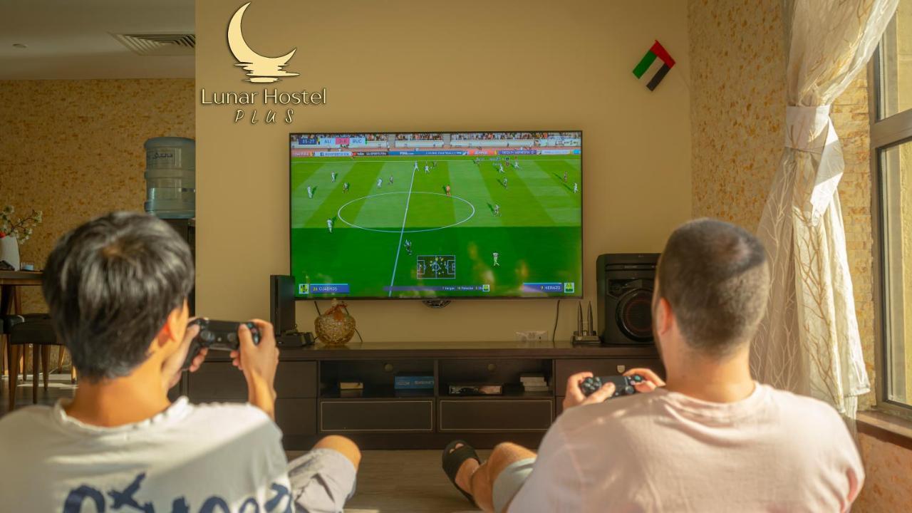 Lunar Hostel Plus ドバイ エクステリア 写真