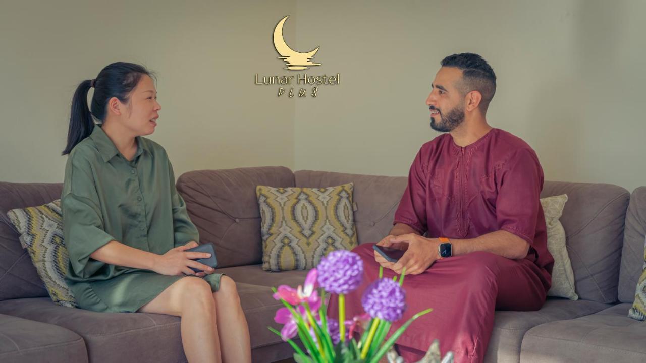 Lunar Hostel Plus ドバイ エクステリア 写真