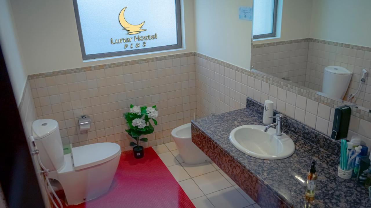 Lunar Hostel Plus ドバイ エクステリア 写真