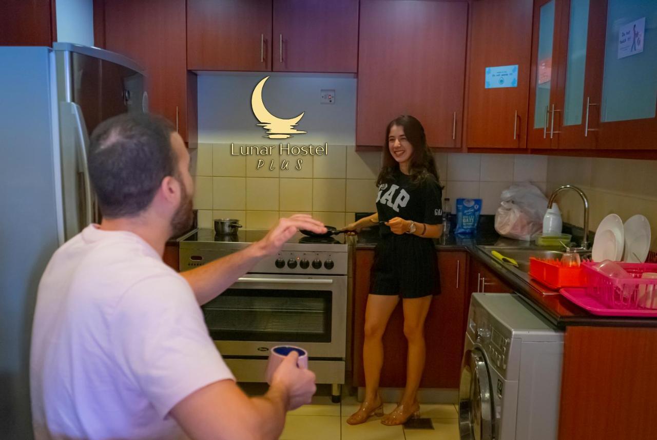 Lunar Hostel Plus ドバイ エクステリア 写真